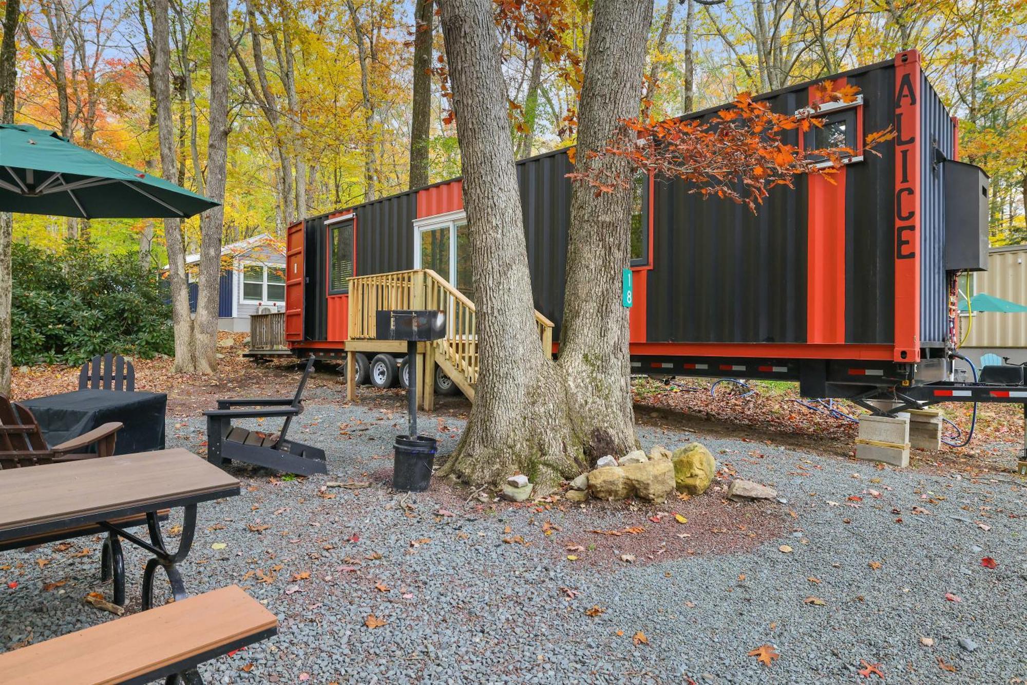 Camptel Poconos Lodging Albrightsville Exterior photo